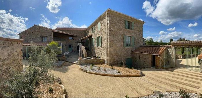 Domaine Saint Claude - Gite , Chambres D'Hotes & Hebergement Insolite Malleval Bagian luar foto